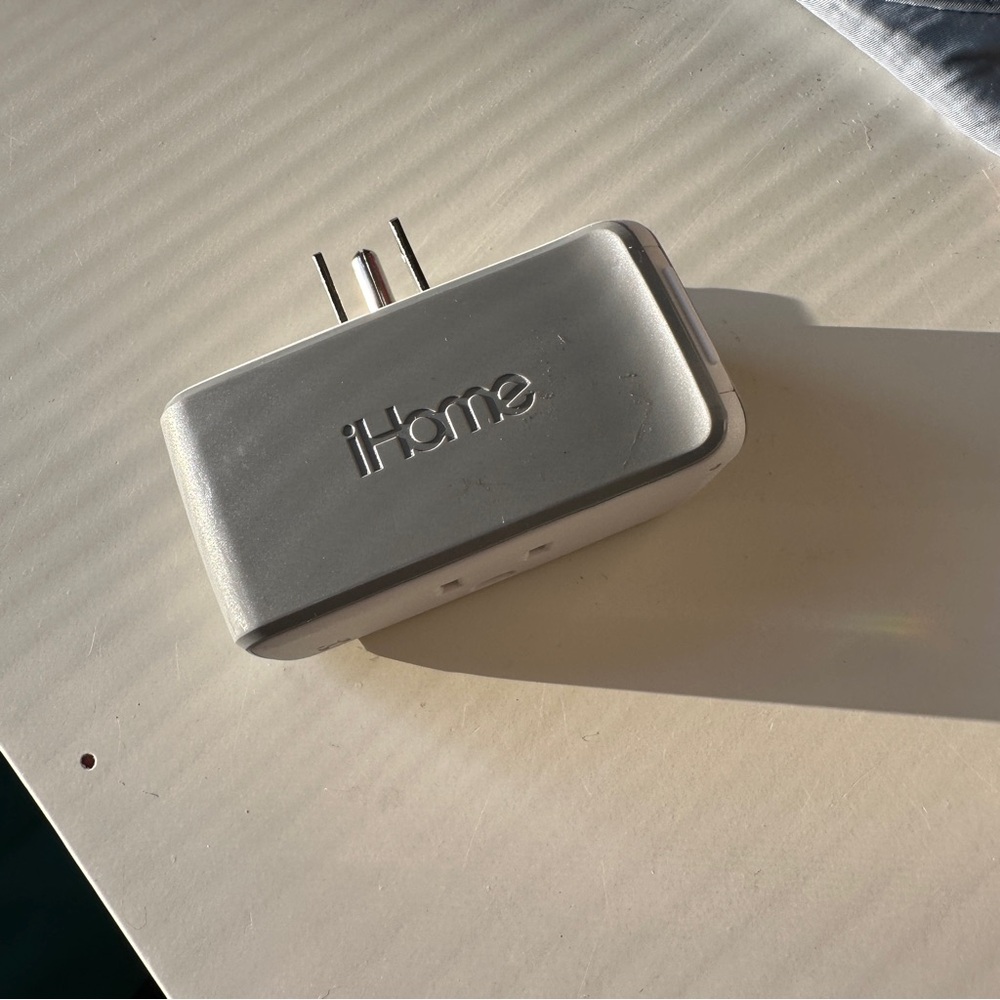 iHome Control Smartplug - Picture 4 of 4